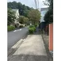 町田市金井ヶ丘１丁目 前面道路歩道上から撮影