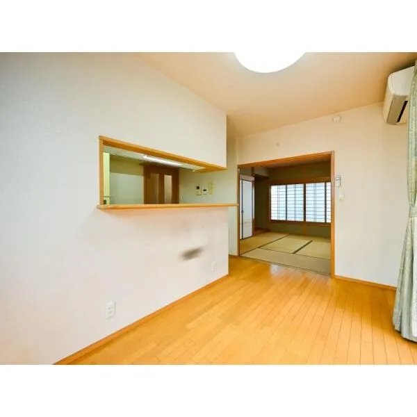 豊中市玉井町３丁目 リビング写真です。
