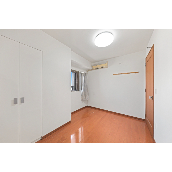 ライオンズマンション沢之町ガーデンタワー 南側洋室※家具・調度品は価格に含まれません。