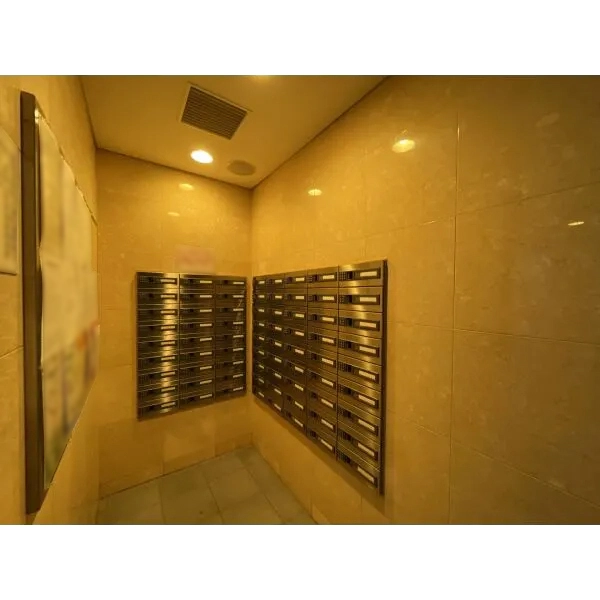 ライオンズマンション沢之町ガーデンタワー メールボックス