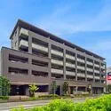 ザ・パークハウス戸塚 JR東海道本線など、複数路線が乗り入れる「戸塚」駅まで徒歩4分。通勤やお出かけに便利な立地です。