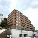 ランドシティ横濱山手 逆梁アウトフレーム工法により重厚な堂々たる現地外観