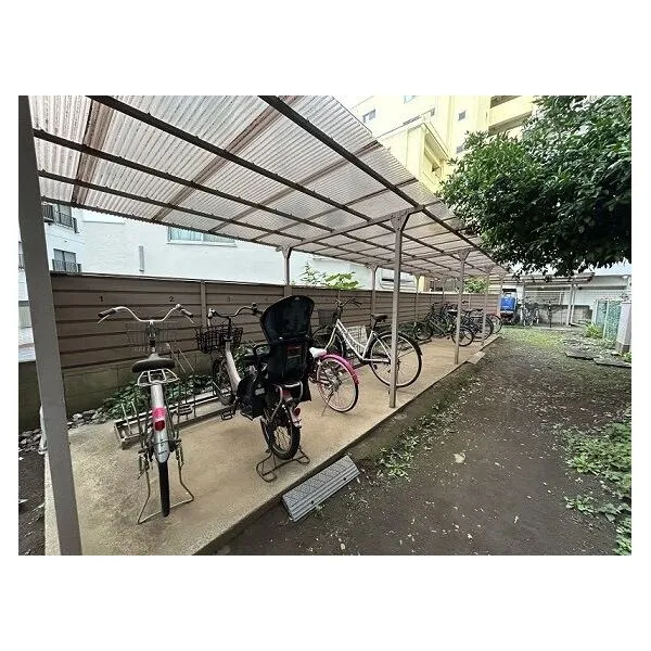ルシェール江古田 駐輪場です