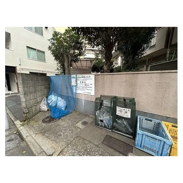 ルシェール江古田 ゴミ置き場です