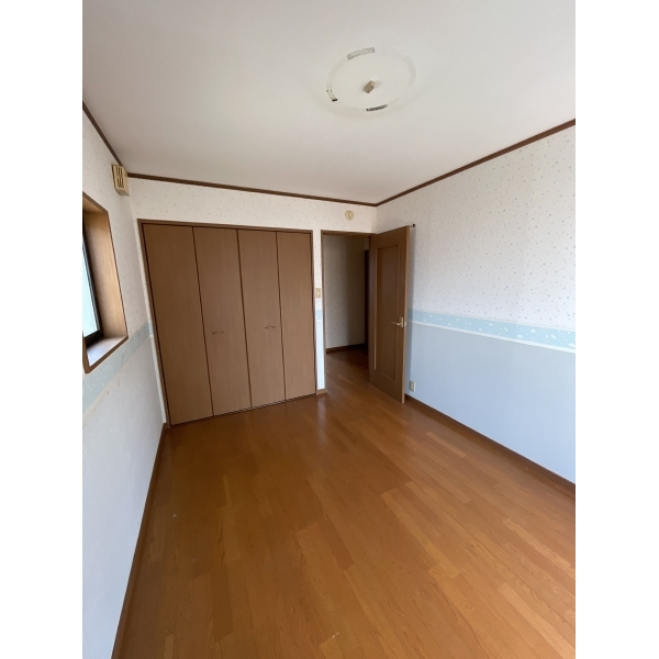 京都市東山区下梅屋町 2階洋室（西側）約6畳