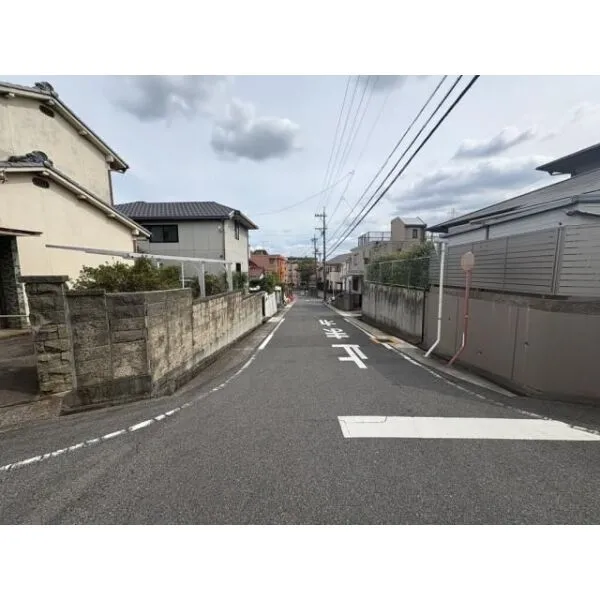名古屋市名東区藤森１丁目 前面道路含む現地写真