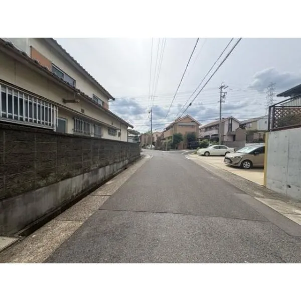 名古屋市名東区藤森1丁目 前面道路含む現地写真