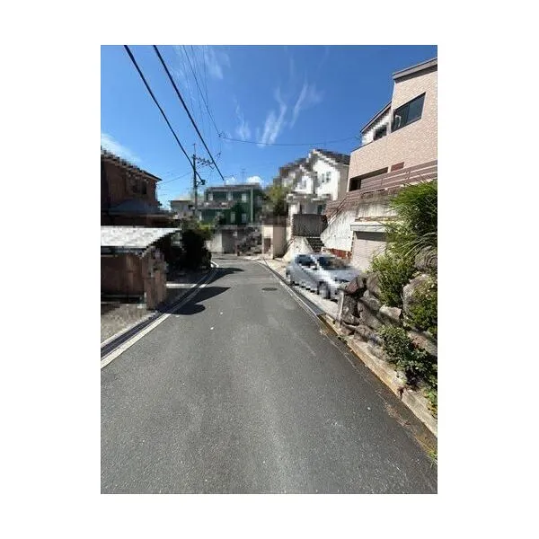 茨木市北春日丘4丁目 前面道路
