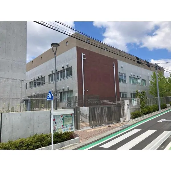 中野区鷺宮３丁目 中野区立鷺の杜小学校　（小学校）まで約710m（徒歩9分）