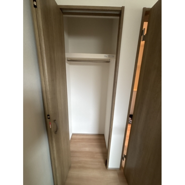 横浜市鶴見区朝日町1丁目 1階収納