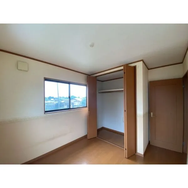 厚木市下川入 二階北側居室