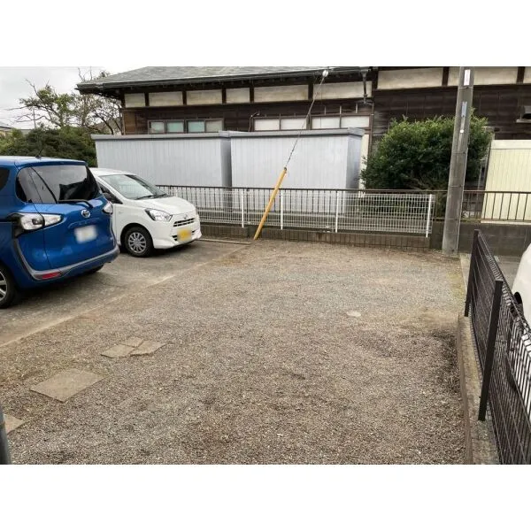 厚木市下川入 駐車場(車は売買対象には含まれません)