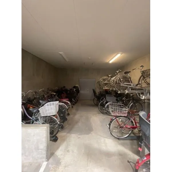 府中パーク・ホームズ 駐輪場