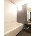 ライオンズ京都四条烏丸レジデンス 浴室乾燥機を備えており、雨の日や花粉の多い季節のお洗濯にも便利です。