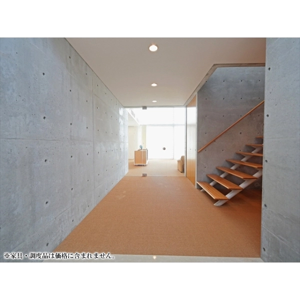 宝塚市平井山荘 玄関ホールです