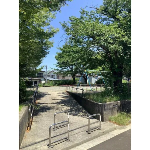 横浜市金沢区富岡西6丁目 富岡第六公園(公園)まで約190m(徒歩3分)