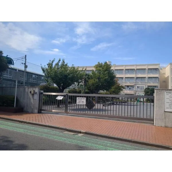 横浜市金沢区富岡西6丁目 市立西富岡小学校(小学校)まで約910m(徒歩12分)