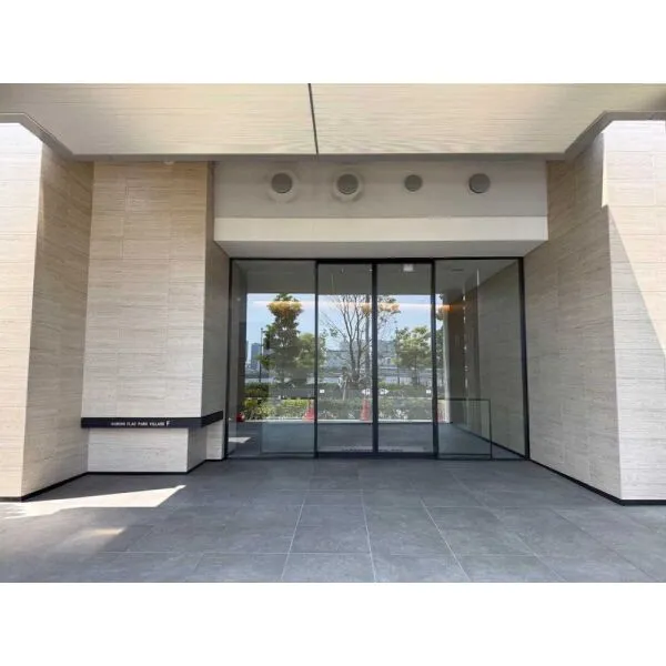 HARUMI FLAG PARK VILLAGE F棟 エントランス