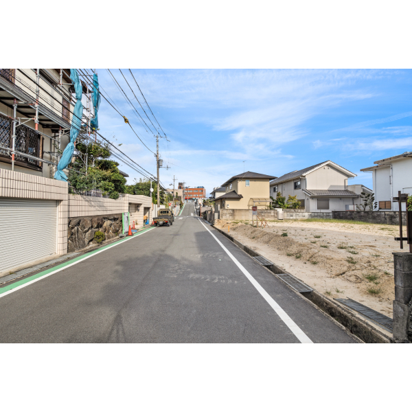 奈良市登美ヶ丘３丁目 前面道路