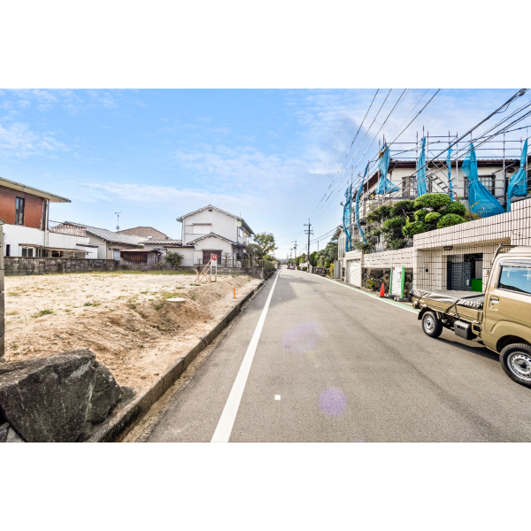 奈良市登美ヶ丘３丁目 前面道路