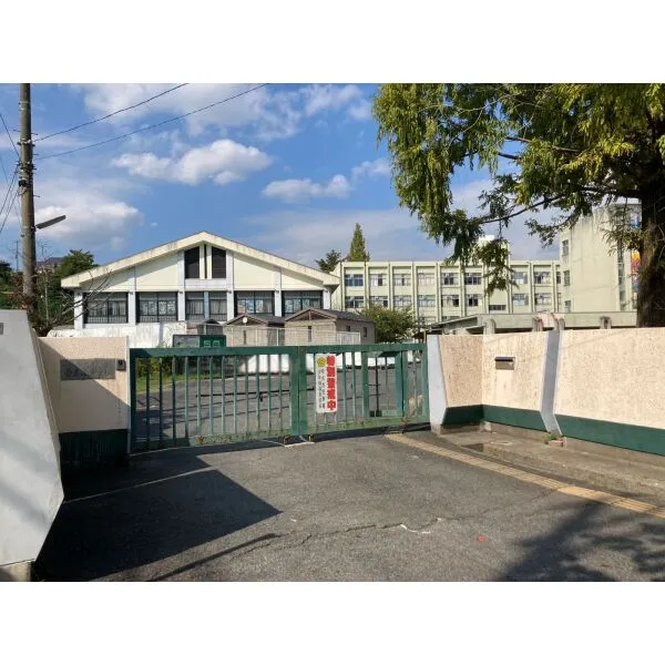 奈良市登美ヶ丘３丁目 市立登美ヶ丘中学校（中学校）まで約1600m（徒歩20分）