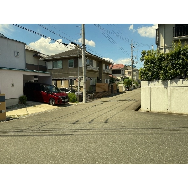 枚方市東香里新町 前面道路