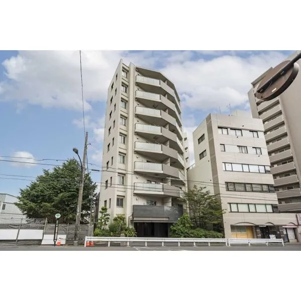 グランドメゾン新宿弁天町 外観：建物中央