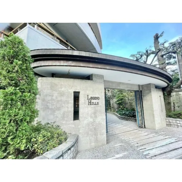 レジェンドヒルズ市ヶ谷若宮町 アプローチ
