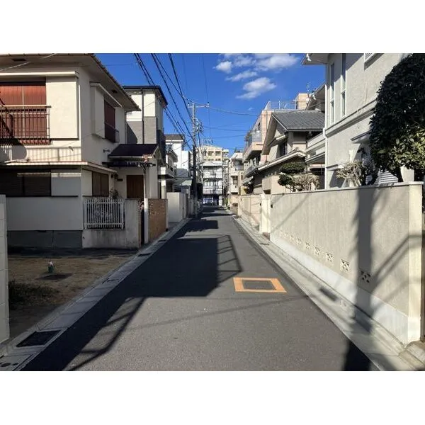 世田谷区尾山台3丁目 東側先公道の写真