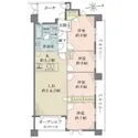 グランシティ練馬春日町II 通風良好な角住戸。洗面室はキッチン・廊下から出入り可能で、動線良好。エスコートポーチ付きです。