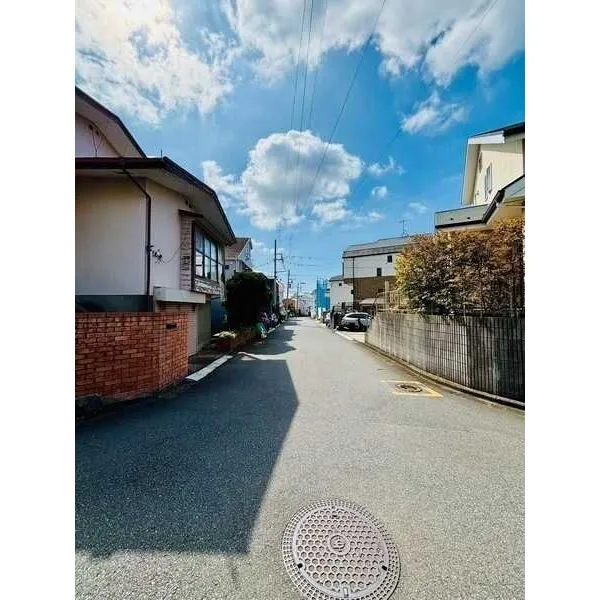 茅ヶ崎市平和町 周囲の様子をお確かめいただき、実際の陽当りや窓の配置を考慮したプランニングをご検討ください。