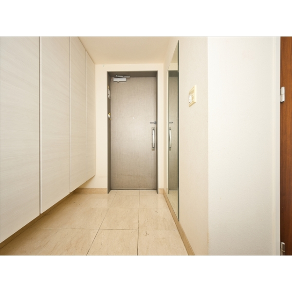 ＴＨＥ　ＴＯＹＯＳＵ　ＴＯＷＥＲ 玄関