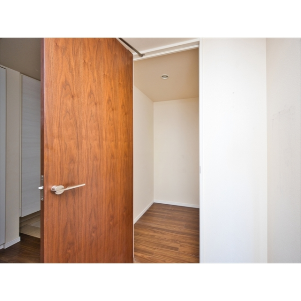 ＴＨＥ　ＴＯＹＯＳＵ　ＴＯＷＥＲ 納戸