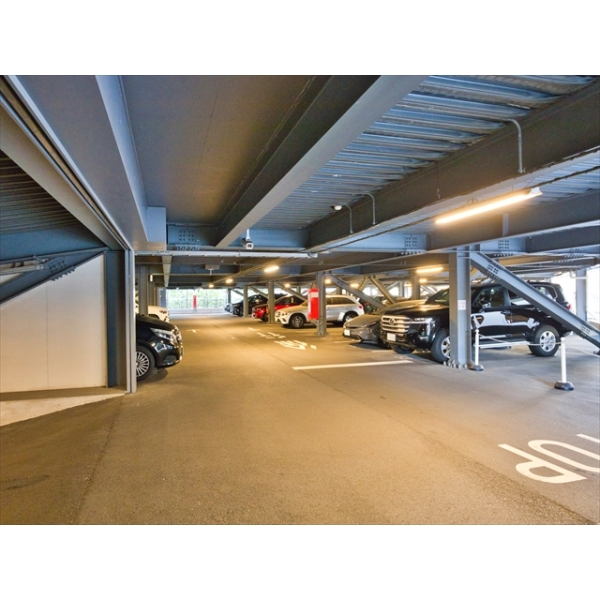 ＴＨＥ　ＴＯＹＯＳＵ　ＴＯＷＥＲ 駐車スペース