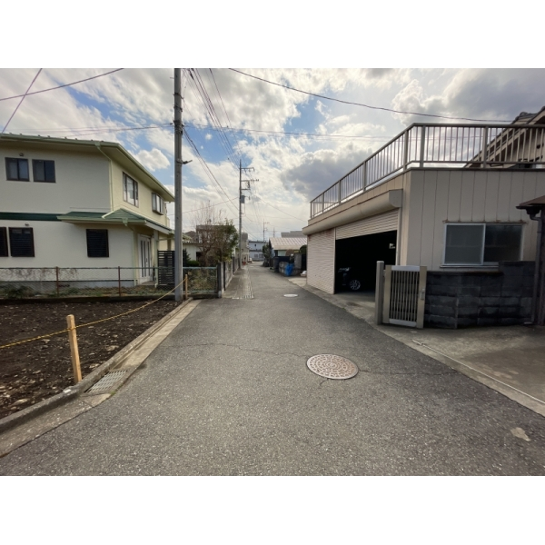羽村市羽中２丁目 前面道路