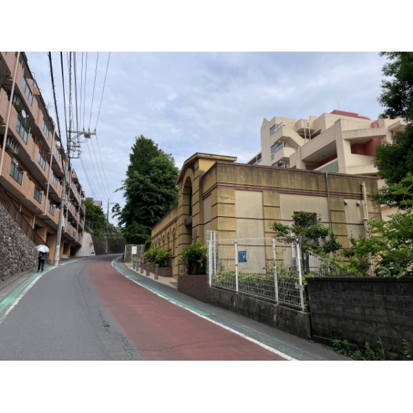 アルシオン河辺 前面道路