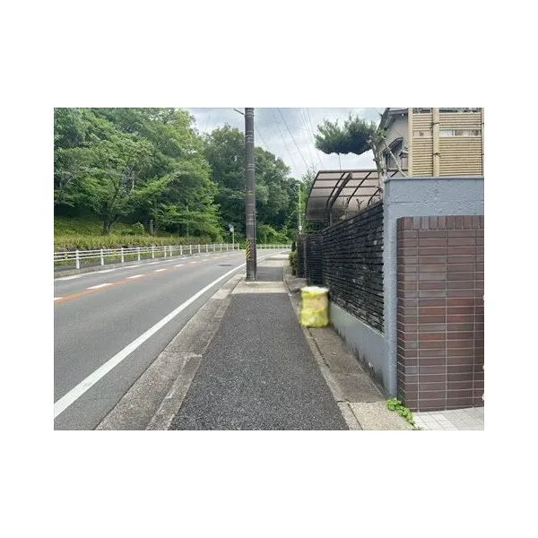 名古屋市名東区極楽2丁目 前面道路(2026年6月撮影)