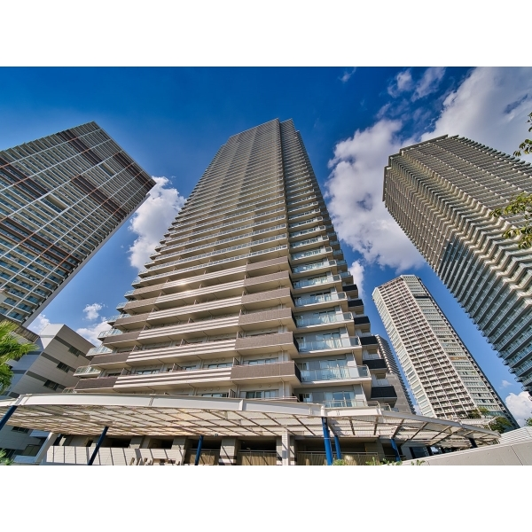 Ｗ　Ｃｏｍｆｏｒｔ　Ｔｏｗｅｒｓ　ＷＥＳＴ 外観