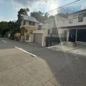 芦屋市岩園町 前面道路含む外観