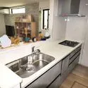 流山市加２丁目 ご家族やお客様との会話も楽しめる対面式キッチン。浄水器・食洗器付き