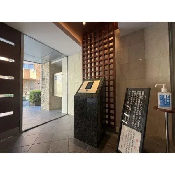 クレストフォルム新川崎サウスステージ オートロック採用でセキュリティ面にも配慮、安心してお住まいいただけます。