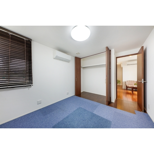 鎌倉市由比ガ浜2丁目 2階洋室。家具・調度品は価格に含まれません。