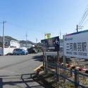 西尾市鳥羽町十三新田 三河鳥羽駅の写真です。（駅）まで約800m（徒歩10分）
