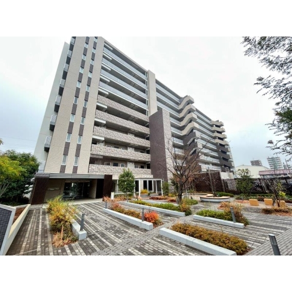 アデニウム　ザ・オアシスガーデン 外観