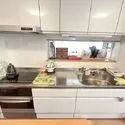 川崎市幸区塚越１丁目 出窓があり明るいキッチンです。