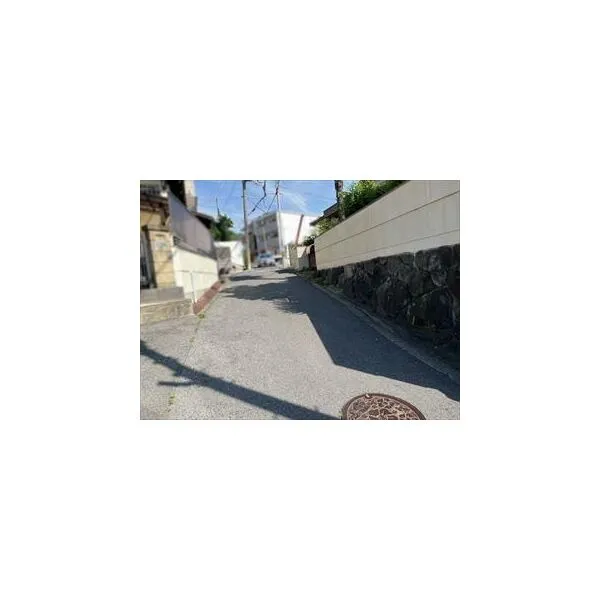 東大阪市東石切町5丁目 北側道路(2026年5月撮影)