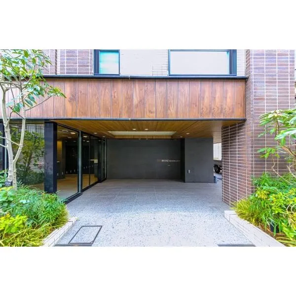 ブランズ文京小石川レジデンス 緑豊かでホテルライクなエントランスアプローチ