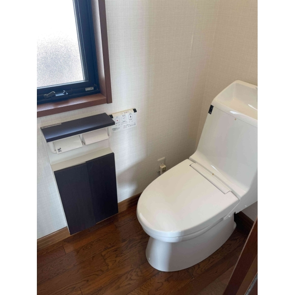 春日井市東山町２丁目 2階トイレ