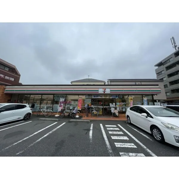 港南台つぐみ15号棟 セブンイレブン横浜港南台9丁目店(コンビニ)まで約240m(徒歩3分)