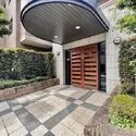 ガーデンホーム幡ヶ谷 マンションの顔、エントランス